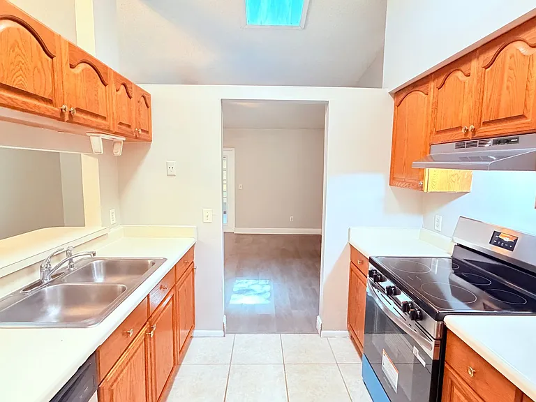 124 Clear Lake Cir — Photo 11