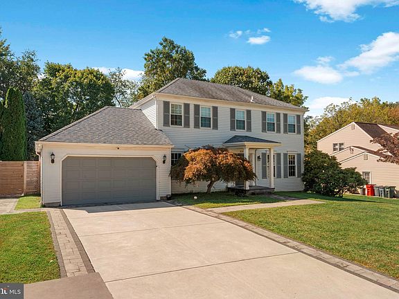 2nd image of 209 Fox Hollow Dr