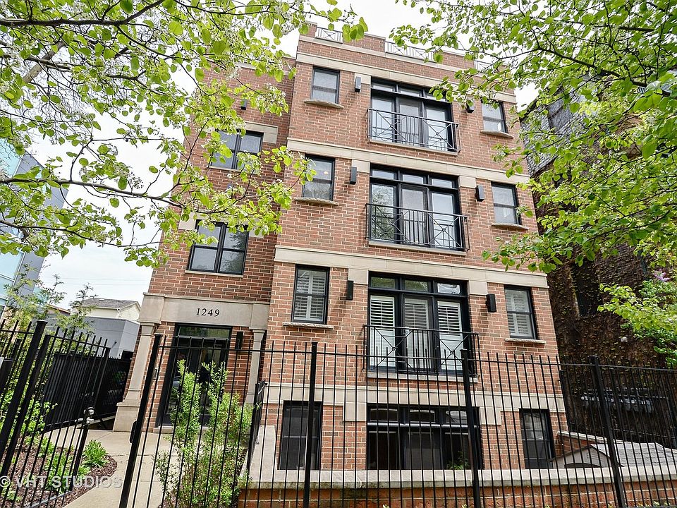 1st image of 1249 N Wolcott Ave Unit 3