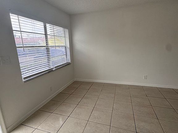 5th image of 10551 NW 45th St APT 8