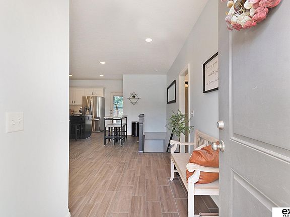 5th image of 2826 Gertrude St