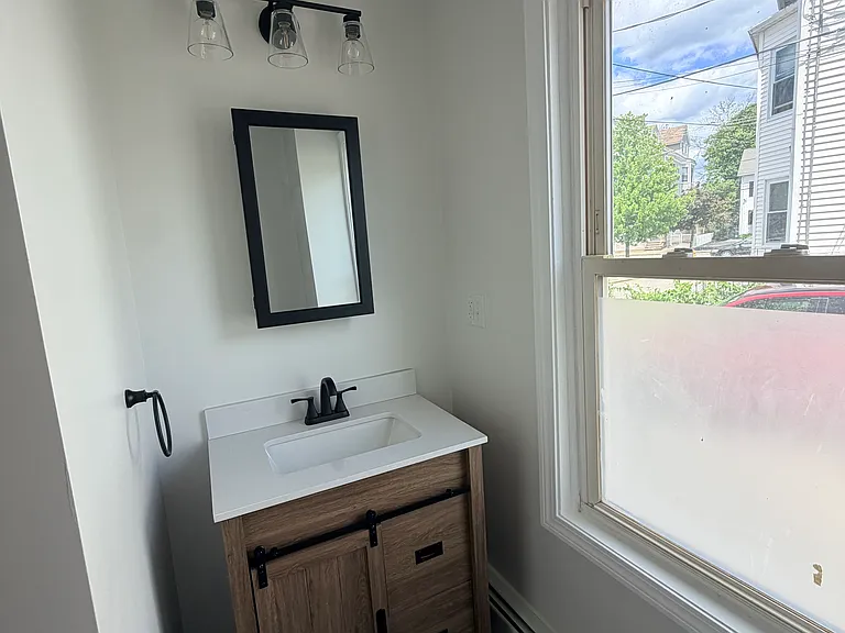 37 Bowers St #1 — Photo 10