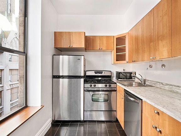 4th image of 154 W 70th St #6AA