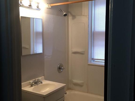 5th image of 11821 Detroit Ave APT 8