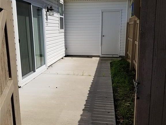 3rd image of 1605 Brimington Ln