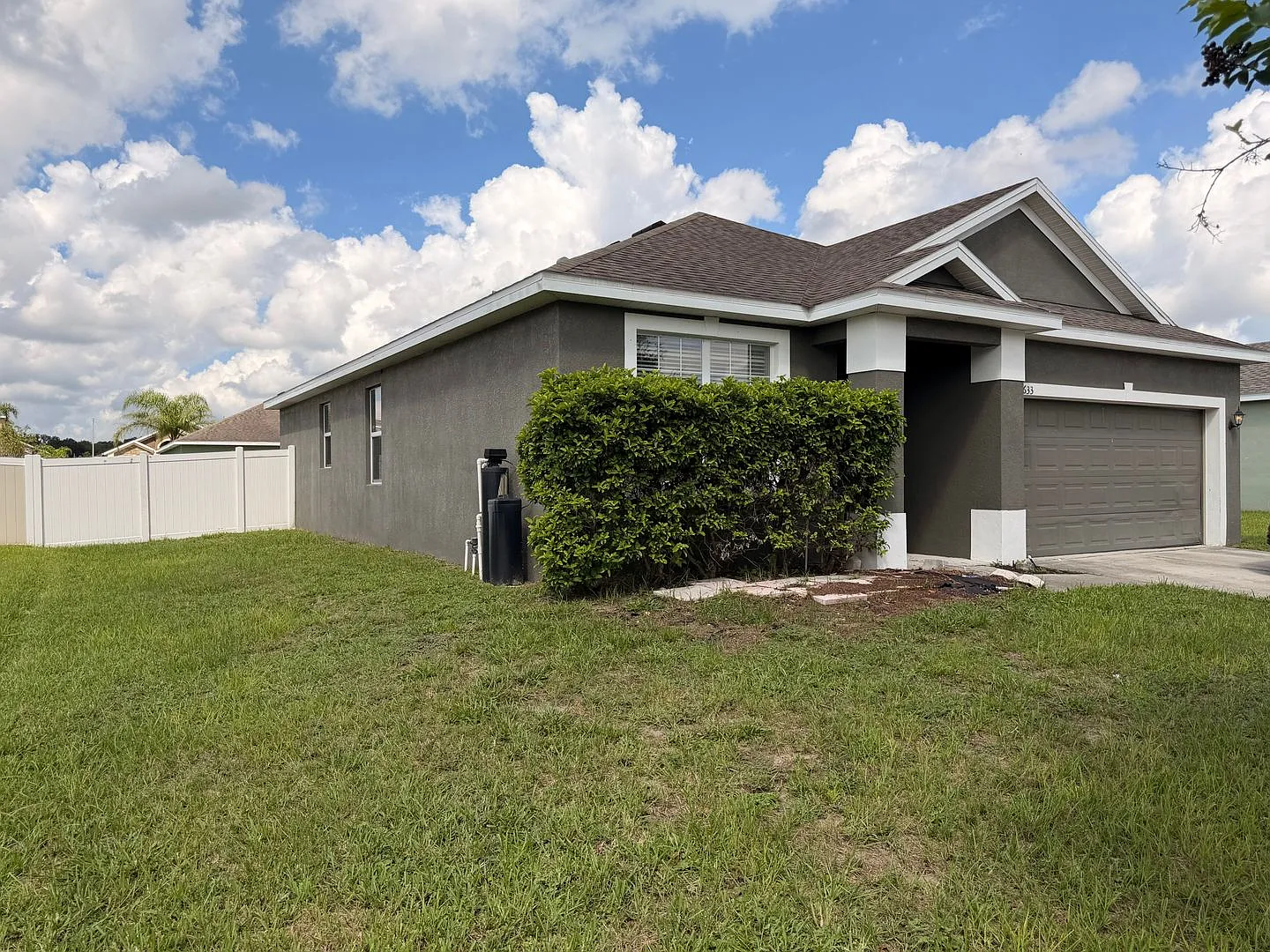 Highland Meadows 3-Bedroom Home with Large Fenced Yard — Photo 2