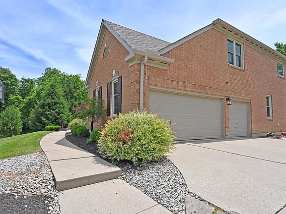 3rd image of 7030 Beech Hollow Dr