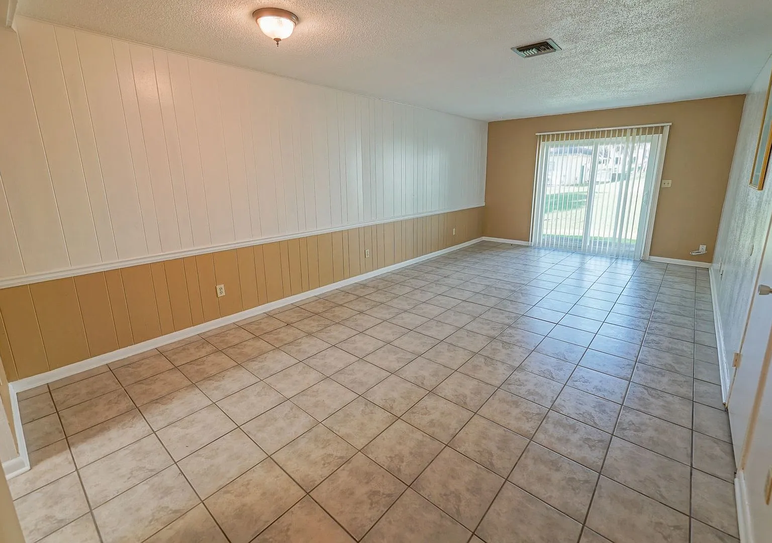 2/1.5 Condo on Pensacola — Photo 4