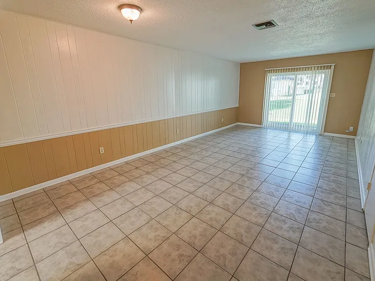 2325 W Pensacola St #155 — Photo 3