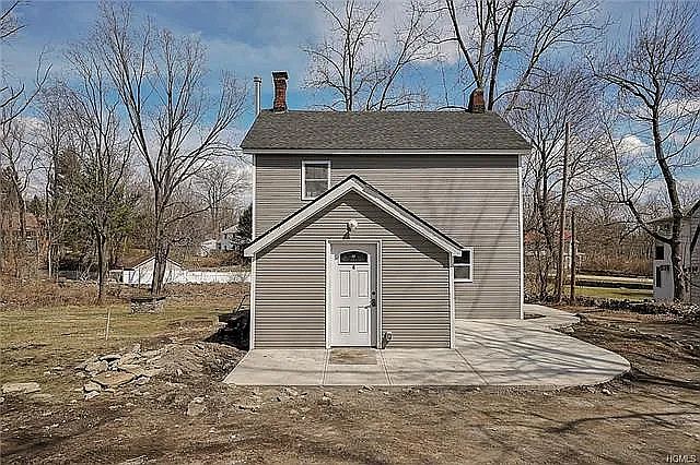 1st image of 4 Babcock Dr