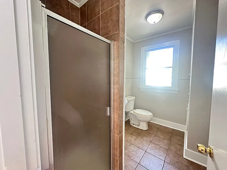 255 E Ratcliff St — Photo 6