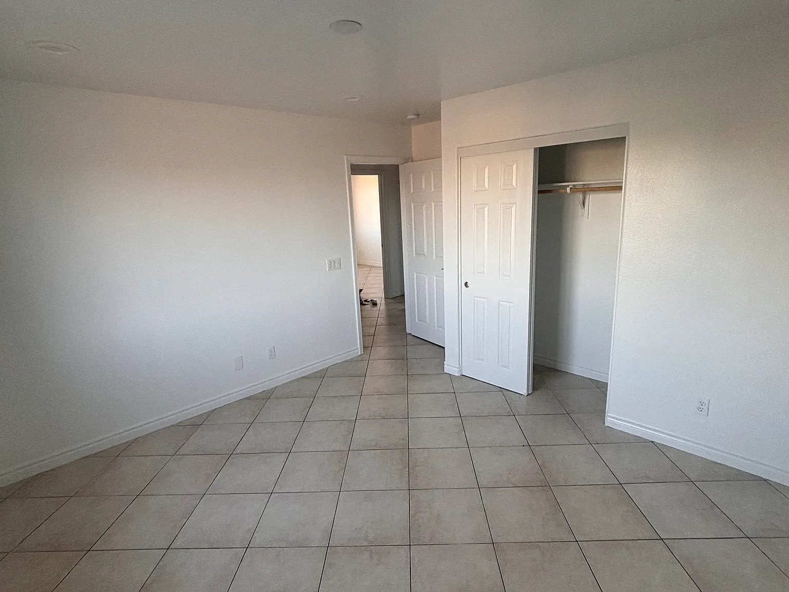 3 bed, $3,000 — Photo 3