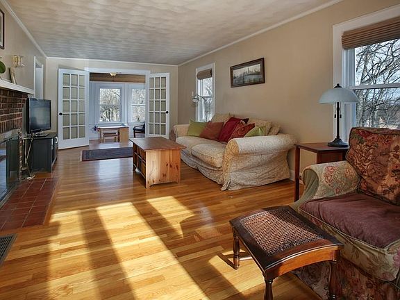 2nd image of 339 Summer St