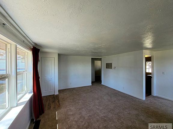 4th image of 1425 Johnson St