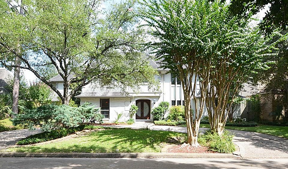 1st image of 923 Daria Dr
