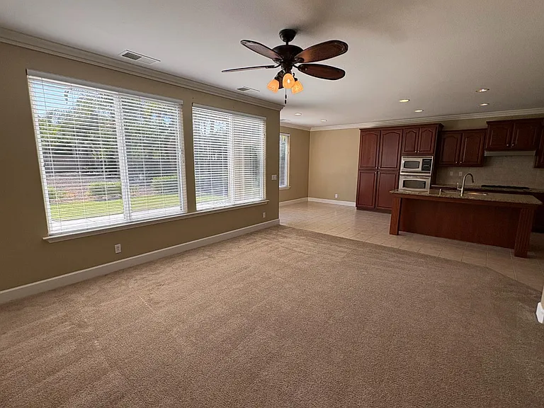 1105 N Perry Ave — Photo 20