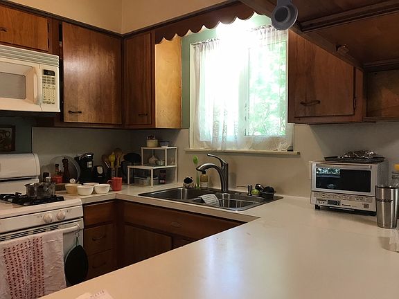 4th image of 8901 Slayton Dr