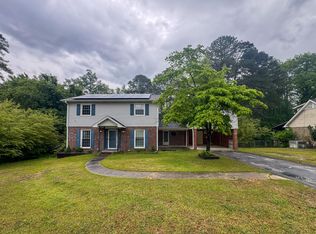 726 Dandridge Dr, Fayetteville, NC 28303