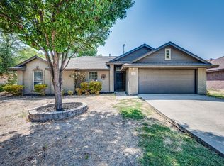 303 Ridge Hollow Trl, Venus, TX 76084