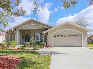 2820 Clubhouse Dr, Plant City, FL 33566