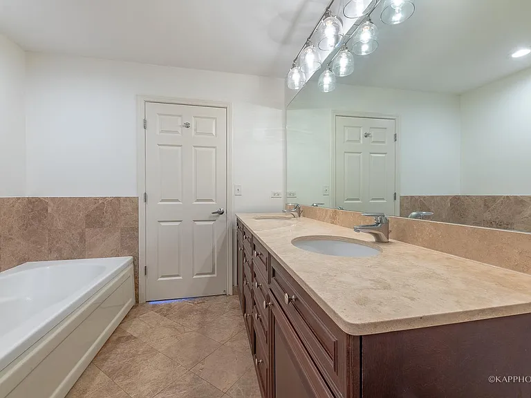 520 N Halsted St #516 — Photo 22