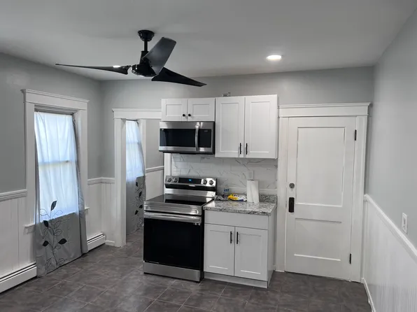 51 Andover St #3, Worcester, MA 01606