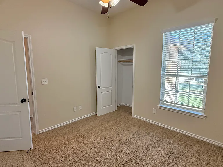 2007 Lindsey Dr — Photo 18
