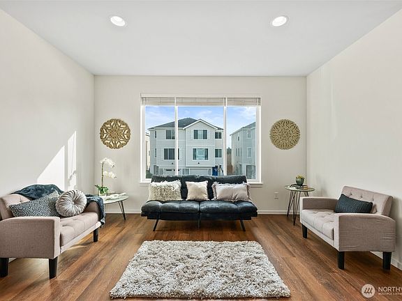 4th image of 10049 Kings Landing Avenue NW
