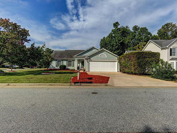 3rd image of 3105 Southhampton Dr