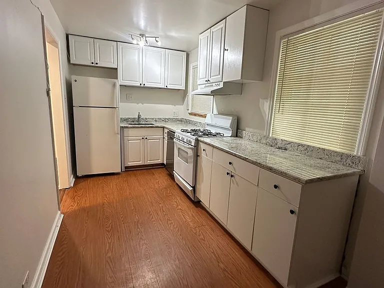 1055 Leyden St — Photo 5