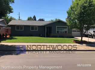 1924 Hybiscus St, Medford, OR 97504