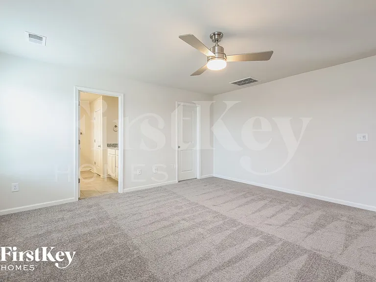 400 Stonefence Dr — Photo 9