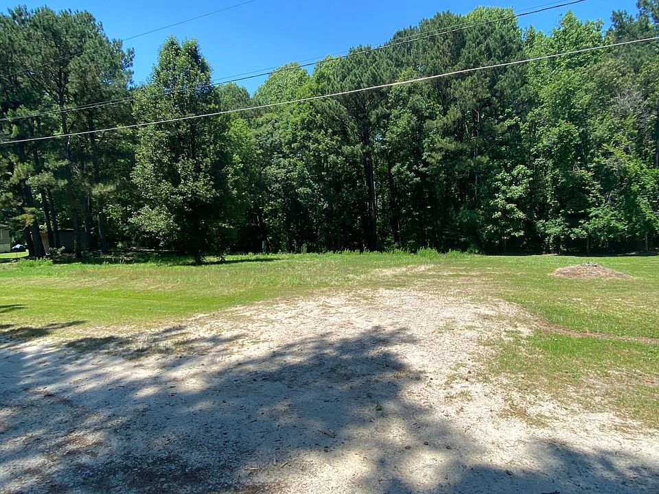 Lot for rent space available to instal a single wide mobile home Manufactured Home. Rent for LOT ONLY $250.00 per month for lot only.