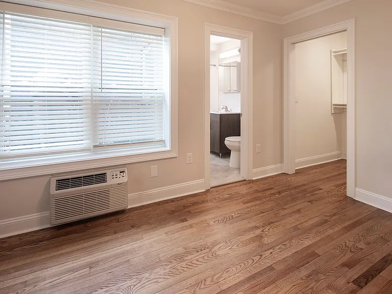 The Parkview at Polifly: In-Unit Washer & Dryer, Heat and Water Included, and Cat & Dog Friendly — Photo 44