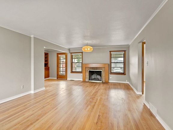 4th image of 3907 W Rockwell Ave