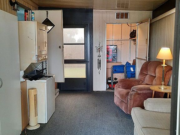 5th image of 39 Lake Griffin Dr