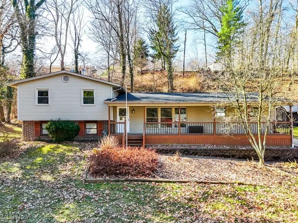 4960 Dunkeithwoods Dr NW, Canton, OH 44708