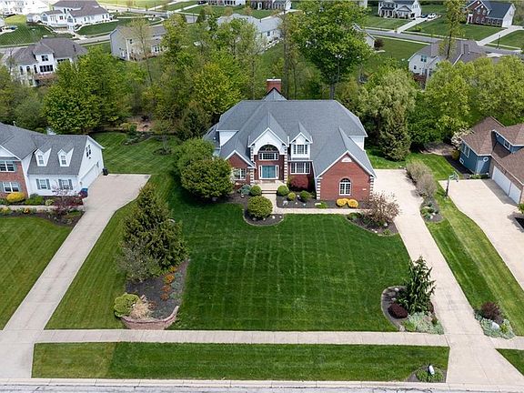 3rd image of 1027 Lancewood Dr