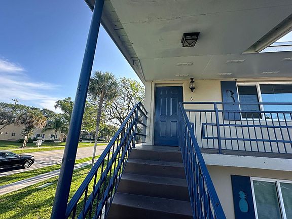 3rd image of 817 Lighthouse Dr APT C
