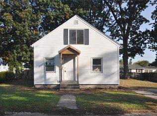 24 Mecca St, Cranston, RI 02910