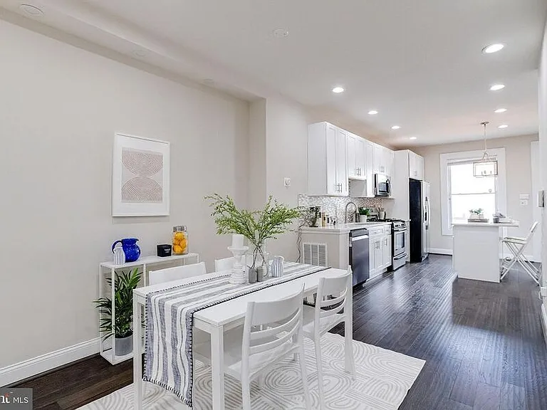 442 N Linwood Ave — Photo 10