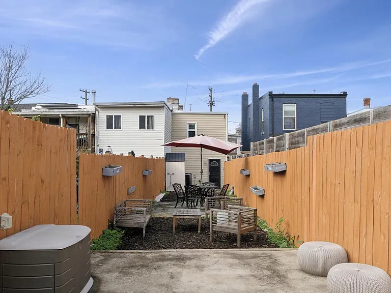 2241 Prout St SE — Photo 19