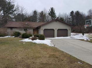 5165 S Lakeshore Dr, Ludington, MI 49431