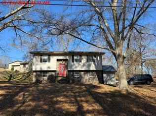 1607 Brackenrich Dr, Weaver, AL 36277