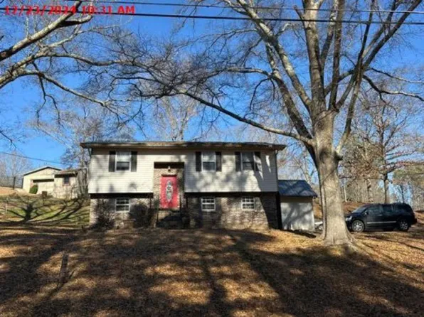 1607 Brackenrich Dr, Weaver, AL 36277