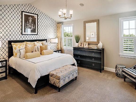 Master En-suite with full bath and cathedral ceiling