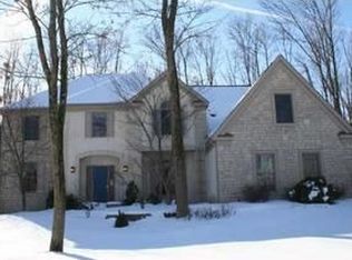 3347 Foxcroft Dr, Lewis Center, OH 43035