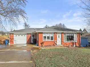 100 Vermeer Rd, Pella, IA 50219
