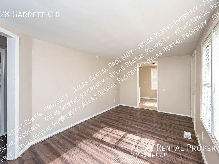 928 Garrett Cir — Photo 5
