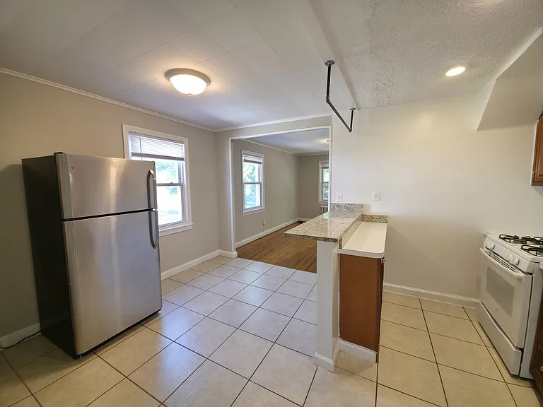 3311 Clay Pl NE — Photo 8